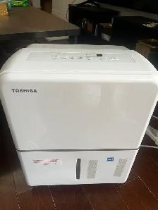 Toshiba Dehumidifier TDDP2213ES2C - $50
