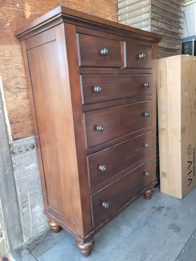 FREE DRAWER - Need space - Only for few days