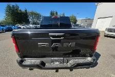 2026 Ram 1500 Black Express - Photo 4
