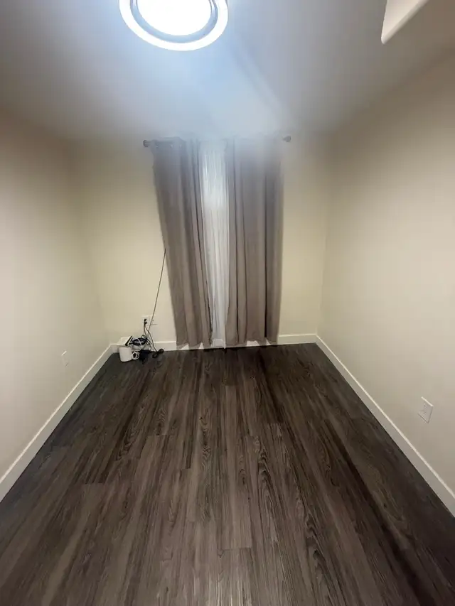 11337-93 St Basement Suite