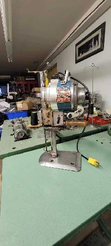 Massive Sewing Machine sale (vintage and industrial) - Photo 7