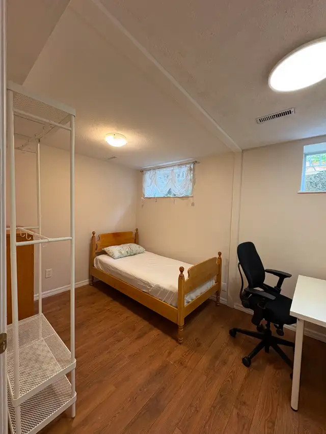 1 BEDROOM BASEMENT SUITE FOR RENT - COQUITLAM CENTER AREA - $800