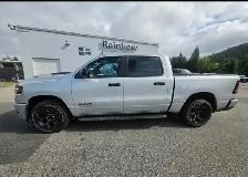 2026 Ram 1500 Black Express - Photo 3