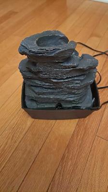Tabletop Rock Waterfall - Photo 2
