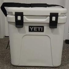 Yeti cooler -yeti roadie 24 hard cooler 2.0 brand new