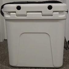 Yeti cooler -yeti roadie 24 hard cooler 2.0 brand new - Photo 3