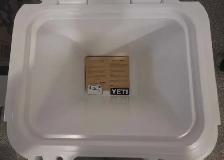 Yeti cooler -yeti roadie 24 hard cooler 2.0 brand new - Photo 6