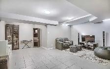 Beautiful 1 Br Basement in Oakridges,Richmond Hill for rent! - Photo 3