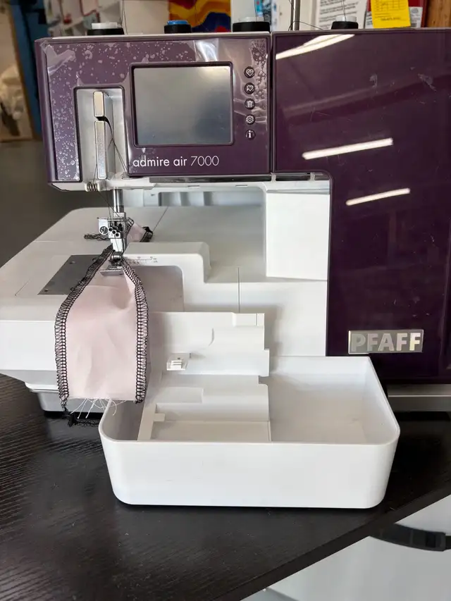 Pfaff serger ADMIRE AIR 7000