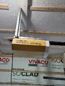 Porte de garage en bois 9' x 7' 7'  avec moteur - Photo 2