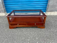 Beautiful Coffee Table - Photo 2