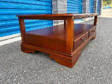 Beautiful Coffee Table - Photo 4
