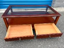 Beautiful Coffee Table - Photo 8