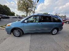 2010 Toyota Sienna 5dr LTD 7-Pass FWD - Photo 2