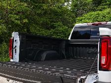 2026 GMC Sierra 1500 AT4- HUD - Premium Pkg - Preferred Pkg - Photo 17