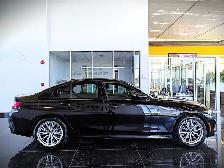 2023 BMW 3-Series 330i xDrive - Photo 4