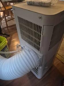 NEW AIR CONDITIONER ( 3 MONTHS OLD) - Photo 3