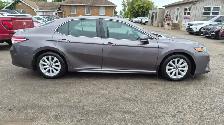 2020 Toyota Camry SE - Photo 6