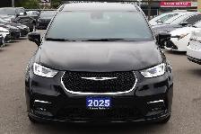 2025 Chrysler Pacifica Select FWD - Photo 2