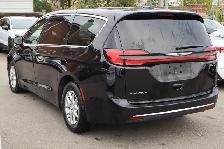 2025 Chrysler Pacifica Select FWD - Photo 4