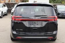 2025 Chrysler Pacifica Select FWD - Photo 5