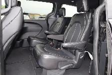 2025 Chrysler Pacifica Select FWD - Photo 9
