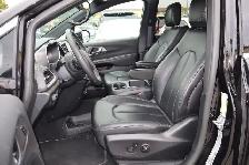 2025 Chrysler Pacifica Select FWD - Photo 10