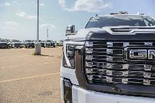 2026 GMC Sierra 3500HD Denali Ultimate - Photo 11