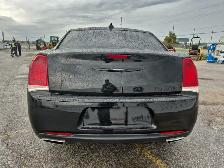 2018 Chrysler 300 - Photo 6