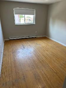 Lovely large 2 Bed Apt Beside Hospital – 131Third St Welland - Photo 10