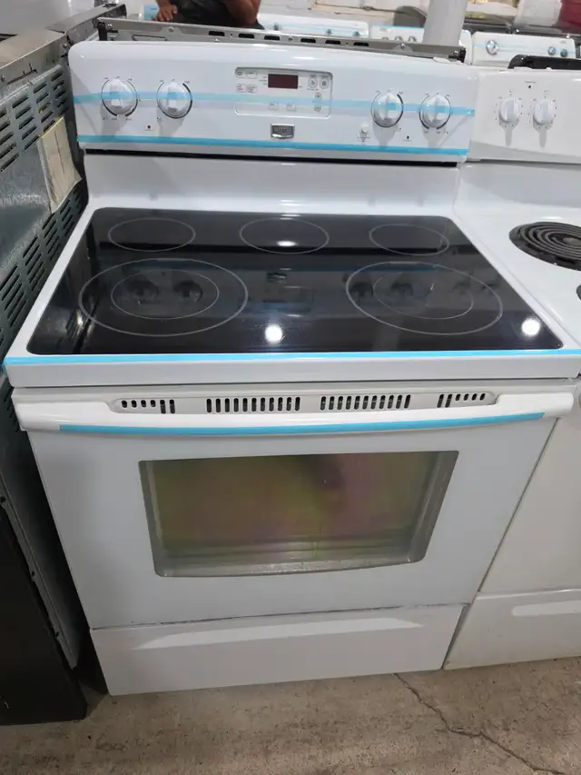 Maytag 30' White Electric Glass Ceramic Top Stove Oven Range