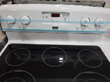Maytag 30' White Electric Glass Ceramic Top Stove Oven Range - Photo 2