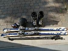 Ensemble Ski alpin 170 cm (  bâtons, bottes, casque, lunettes)