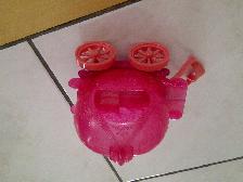 BEAU CAROSSE NEUF EN PLASTIQUE ROSE SOLIDE DE 6'DE HAUT: $5.00 - Photo 3