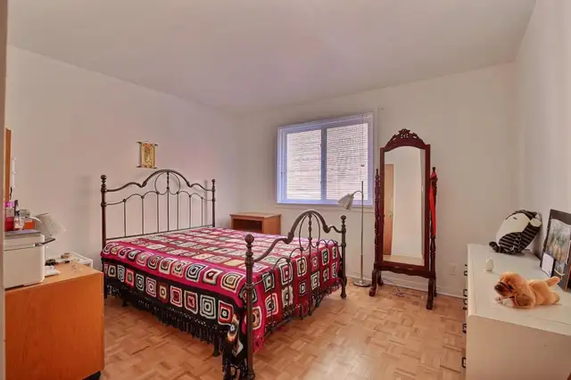Beau 4½ à louer avec grande cour privée   5 électroménagers