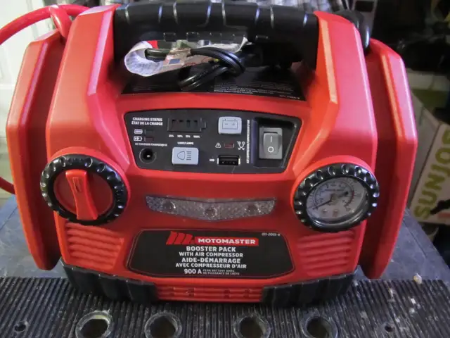 MotoMaster Booster Pack/Jump Starter, with Air Compressor, 900A
