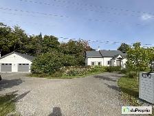 $625,000 - 1 1/2 Storey for sale in St-Calixte