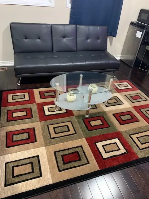 UPPER FLOOR ROOM IN HOUSE  FOR RENT $ 1000 FEMAIL  OR MAIL