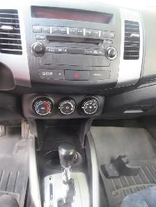 2011 Mitsubishi Outlander ES SAFTIED! - Photo 4