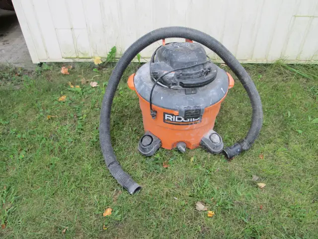 SHOP VAC