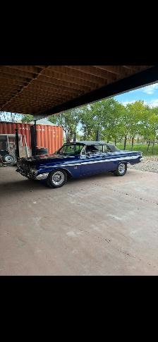 1961 Chevrolet Impala convertible interior black/silver