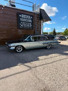 1961 Chevrolet Impala convertible interior black/silver - Photo 2