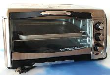 HAMILTON BEACH toaster oven in good clean condition.