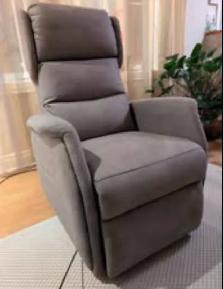 Fauteuil motorisé inclinable et auto-souleveur