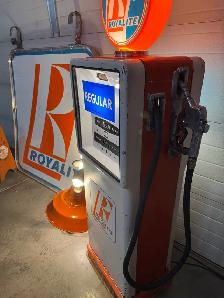 Royalite Signs/ Gas Pumps - Photo 4