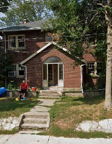 Yonge & Davisville 2-br ground-floor duplex on Millwood Road.