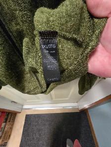 like New green sweater - Photo 2