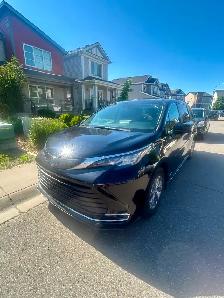 2021 Toyota Sienna XLE AWD - Photo 2