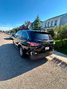2021 Toyota Sienna XLE AWD - Photo 3