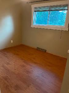 House (Main Level) Rental in Fairview SE Calgary (3 bedroom) - Photo 3